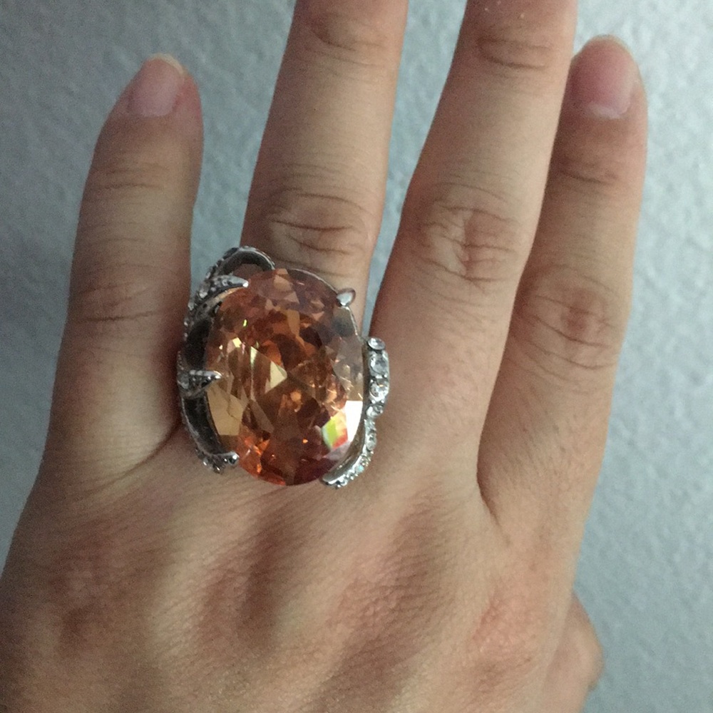 🖤HUGE💕CRYSTAL RING - Picture 4 of 10